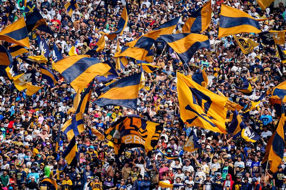 Afición, durante el partido correspondiente a la jornada 3 del torneo Clausura 2026 de la Liga BBVA MX, entre los Pumas de la UNAM y los Esmeraldas del León, realizado en el estadio Olímpico Universitario. Foto: Imago7/ Diego Padilla