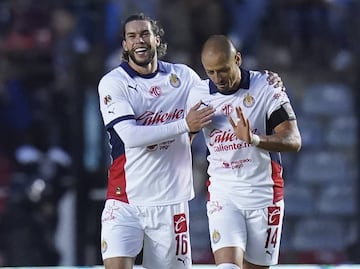 Referente de Chivas se fue de vacaciones a la playa en plena crisis por tema de Fernando Gago