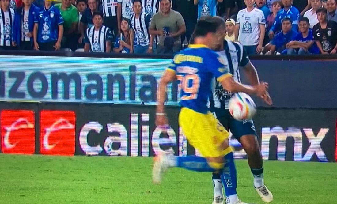 Mano de América ante Pachuca en Liguilla Clausura 2024 / FOTO: Captura