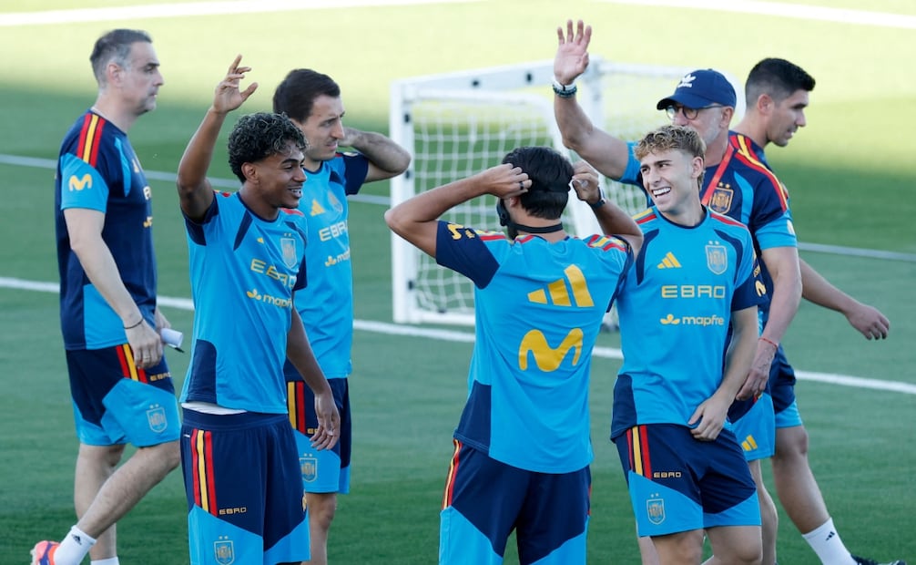 España en su entrenamiento previo al partido contra Inglaterra de la UEFA Nations League / Foto: AFP