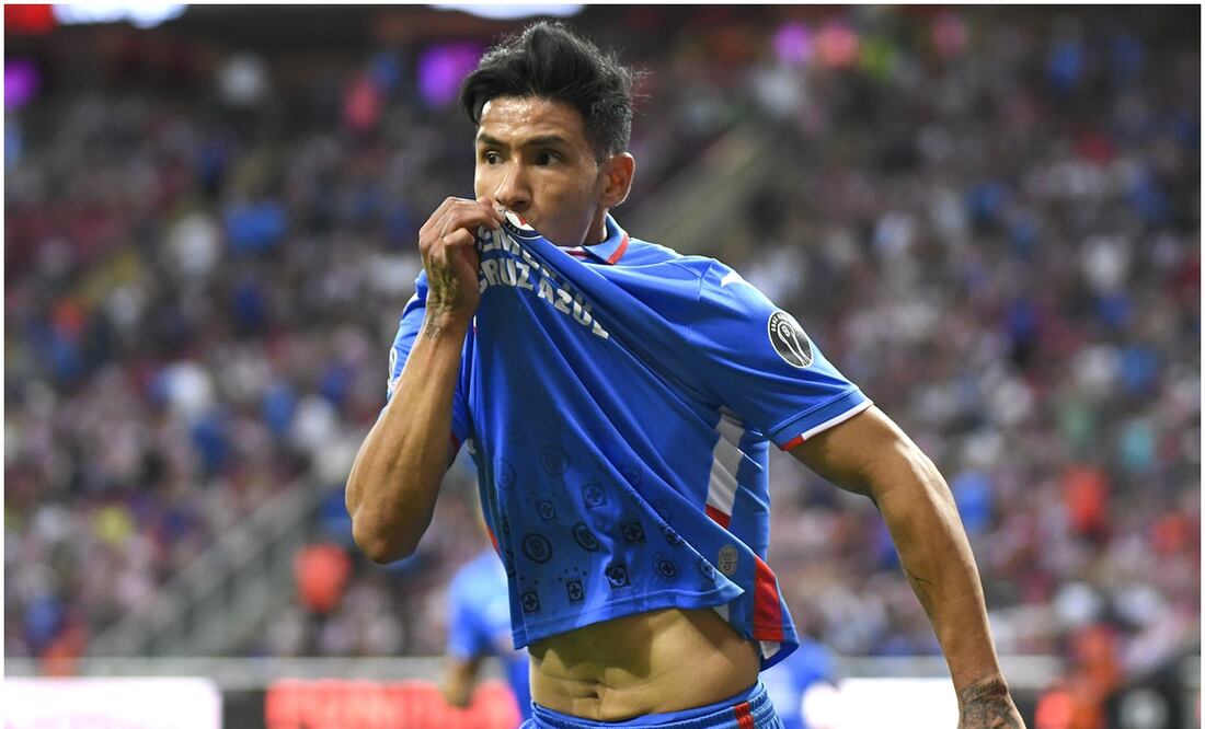 Uriel Antuna celebrando un gol frente a Chivas - Foto: Imago7