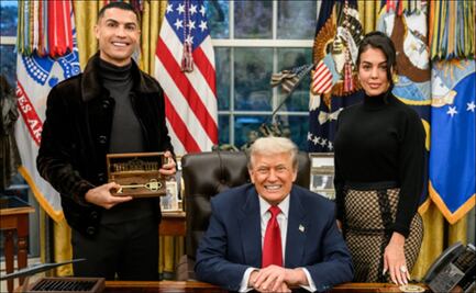 Donald Trump le regaló a Cristiano Ronaldo las llaves de la Casa Blanca tras reunión en el Despacho Oval