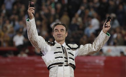 Enrique Ponce consigue dos orejas en la quinta corrida de la Feria del Aniversario en la Plaza México