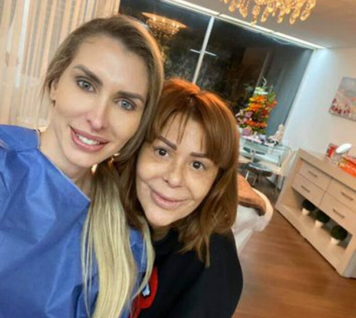 Así ha cambiado el rostro de Alejandra Guzmán al paso de los años (y las cirugías)