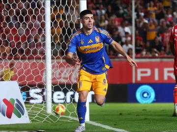 Los Tigres rugieron en el último suspiro para cortar la racha ganadora del Necaxa