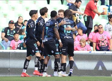 Santos por fin despierta del letargo y le regala una victoria a su afición tras vencer 2-0 a Atlas