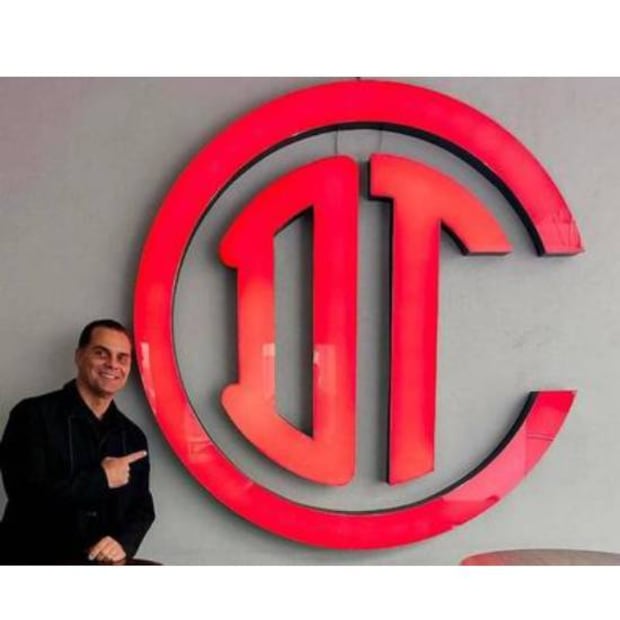 Muchos aficionados del Toluca se ilusionan con la posibilidad de que Christian Martinoli narre sus partidos en TV Azteca. Foto: Especial