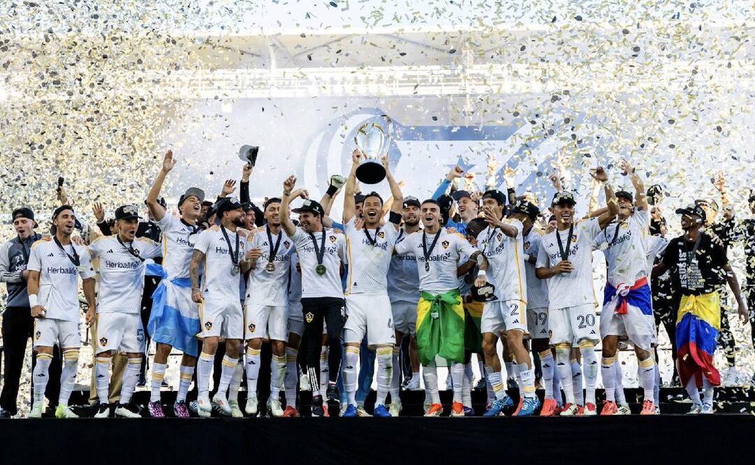Los jugadores del LA Galaxy festejan su sexto título de la MLS. Foto: @LAGalaxy