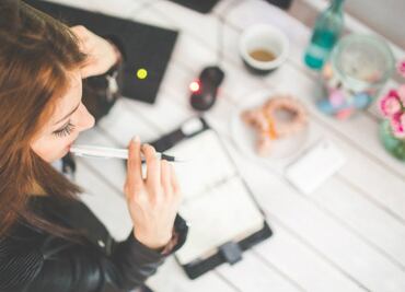 10 cosas que NUNCA debes tener en tu escritorio de oficina