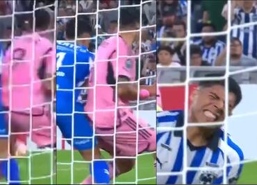 ¡Pero qué salvaje! El delantero uruguayo Luis Suárez intentó lesionar a Víctor Guzmán con una palanca al brazo