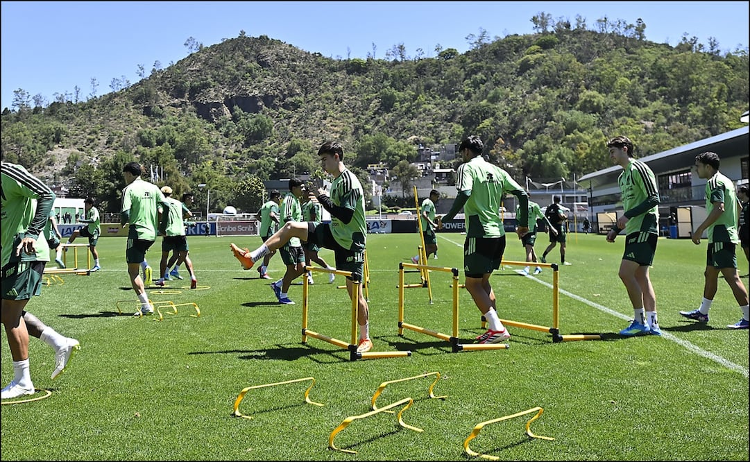Jugadores de la Selección Mexicana entrenan en el CAR da cara al amistoso ante Ghana. FOTO: Imago7
