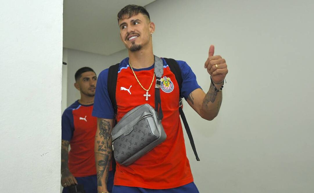 Chicote Calderón volvió a ser considerado en Chivas para un partido del Apertura 2023. Foto: Liga MX