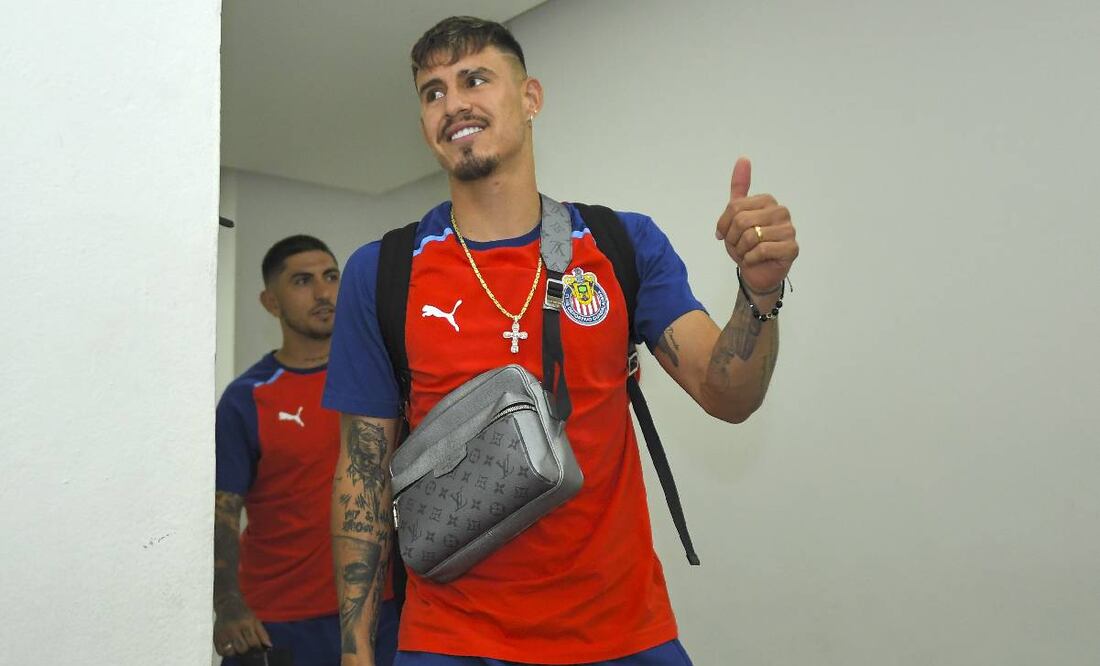 Chicote Calderón volvió a ser considerado en Chivas para un partido del Apertura 2023. Foto: Liga MX