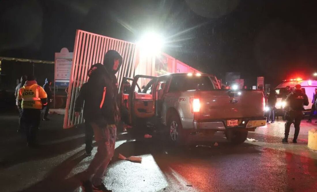 Camioneta que arrolló a los aficionados de Rayados en Torreón / FOTO: Twitter