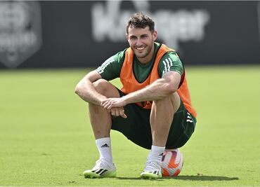 El ídolo de Santiago Giménez; jugador de las Chivas