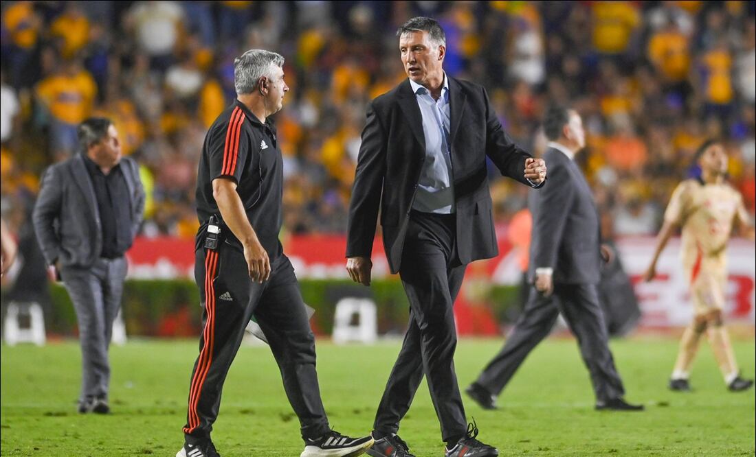 Robert Dante Siboldi, durante un juego de Tigres en el Clausura 2024. FOTO: Imago7