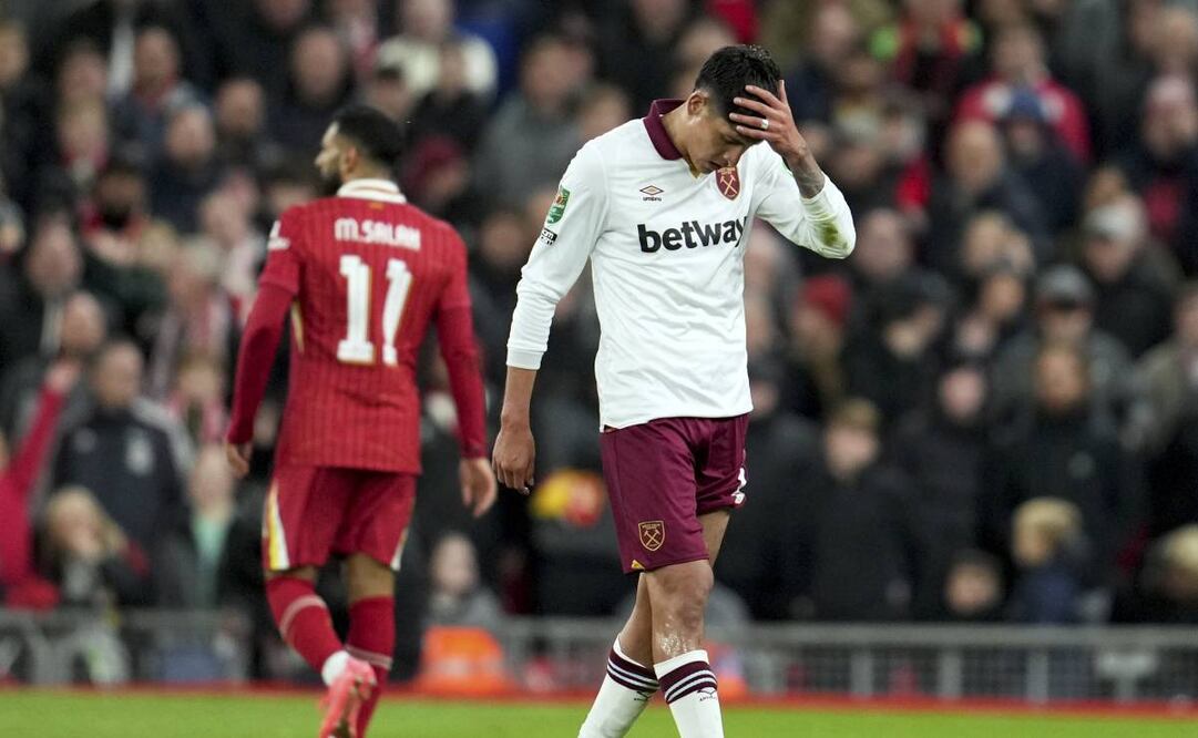 El mexicano tuvo una mala actuación con su equipo. Foto: AP.