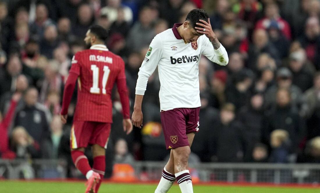 El mexicano tuvo una mala actuación con su equipo. Foto: AP.