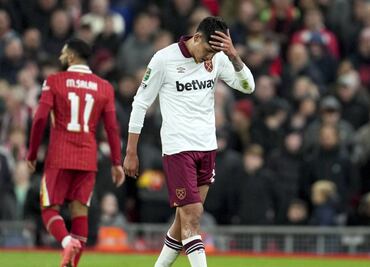 Edson Álvarez tiene una mala tarde con el West Ham y quedan eliminados de la Carabao Cup