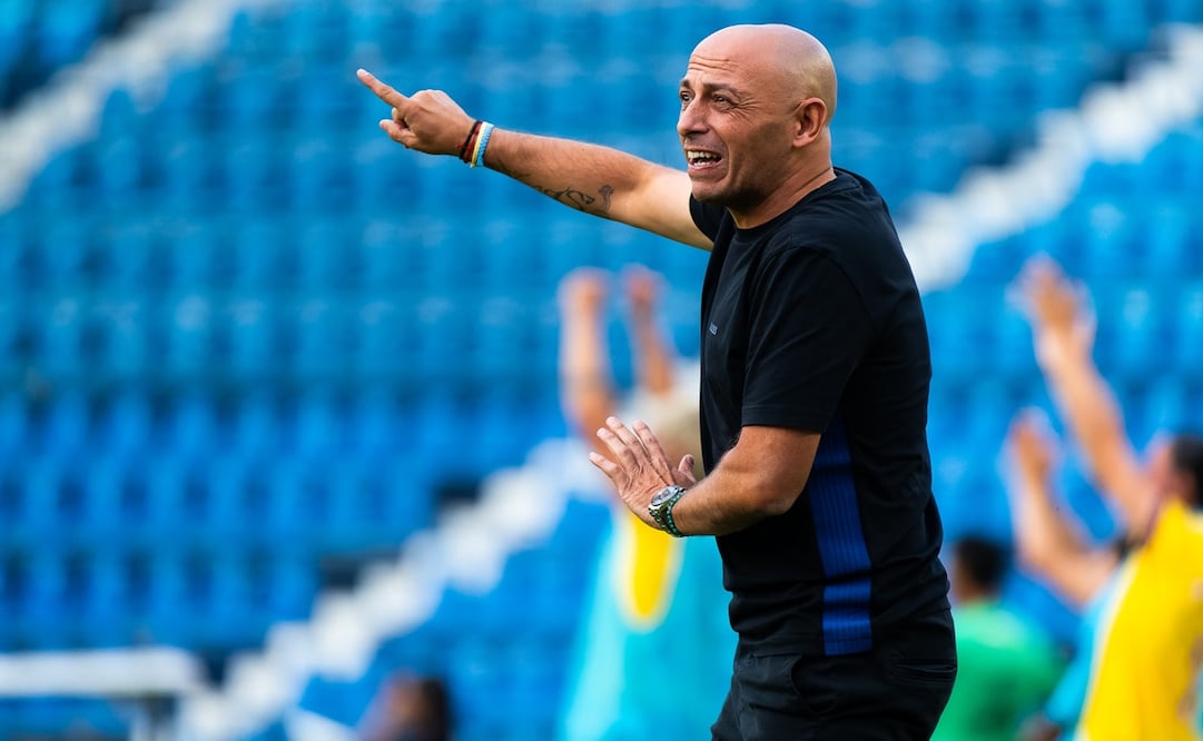 Ángel Villacampa con el América Femenil, durante el Apertura 2024 - Foto: Imago7