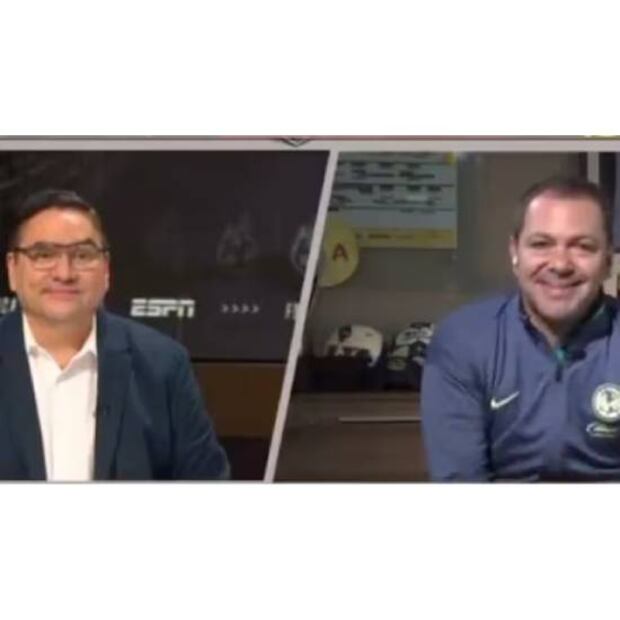 Meses atrás, Santiago Baños ya se había burlado de Jorge Pietrasanta en plena entrevista. Foto: Especial