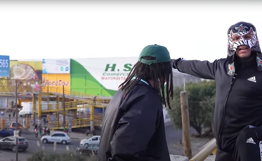 Penta Zero Miedo mostró a Lalo Elizarrarás la Central de Abastos en la que trabajó de niño. Foto: Especial