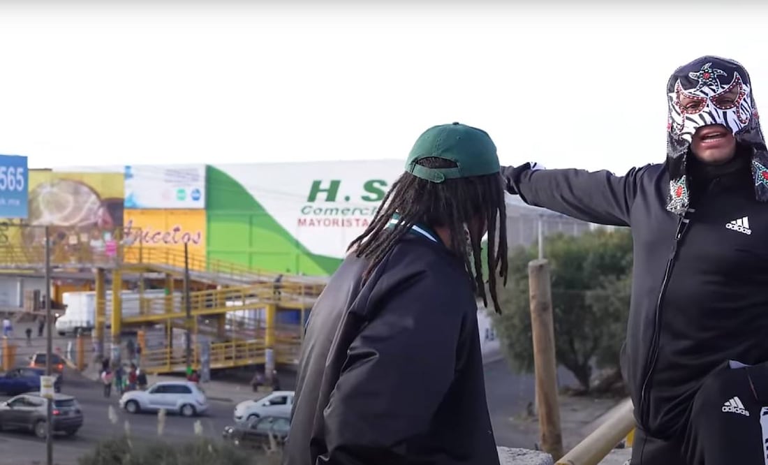 Penta Zero Miedo mostró a Lalo Elizarrarás la Central de Abastos en la que trabajó de niño. Foto: Especial