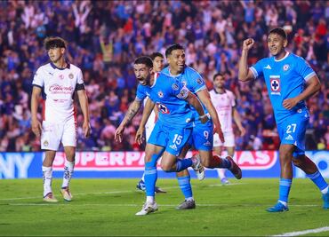 ¡La cima es suya! Con gol solitario de Nacho Rivero, Cruz Azul venció a las Chivas y sigue de líder
