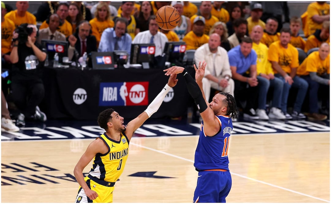 Jalen Brunson y Tyrese Haliburton Foto: AFP
