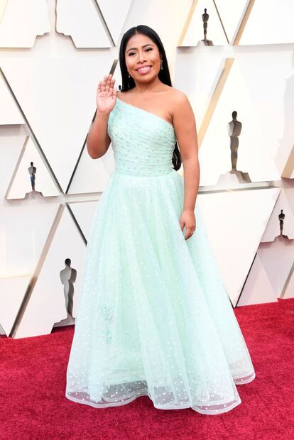 10 marcas de lujo que han vestido a Yalitza Aparicio