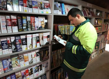 La primera biblioteca que nació ¡de la basura!