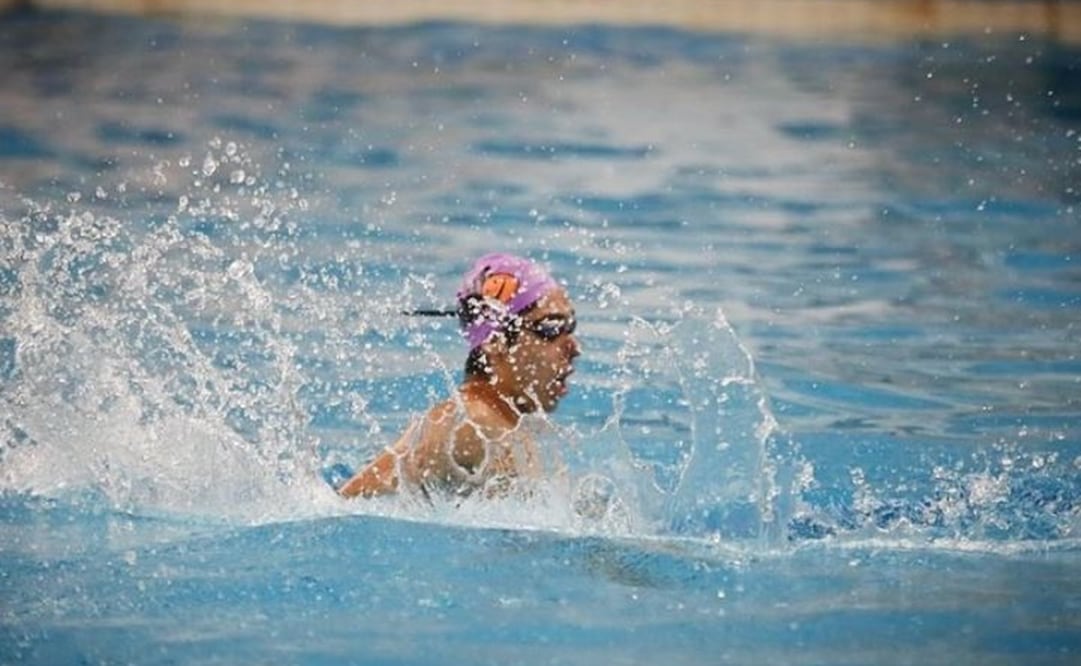 Diego Villalobos en entrenamiento, previo al Mundial Júnior de Natación Artística  - Foto: @diegovillalobossc en Instagram