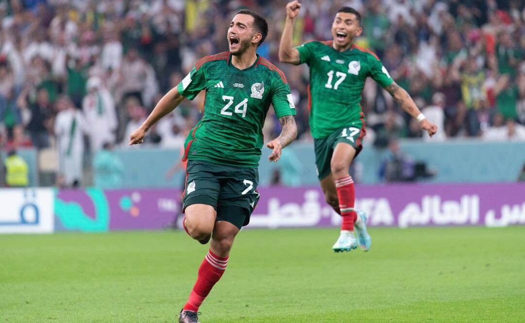 Luis Chávez festeja eufórico el golazo que le hizo a Arabia Saudita en el Mundial de Qatar 2022. Foto: Imago7