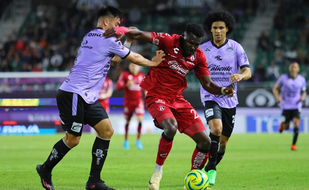 Mazatlán le gana a Atlas en el Estadio El Encanto - Foto: Imago7