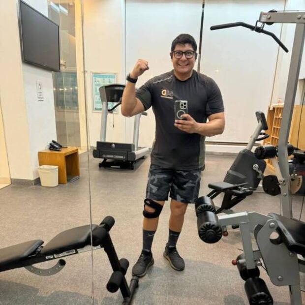 El Zar Aguilar está muy metido en el gimnasio y suele practicar box. Foto: Especial