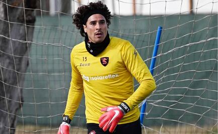 Guillermo Ochoa está borrado en la Salernitana y no salió a la banca en el empate ante el Sassuolo