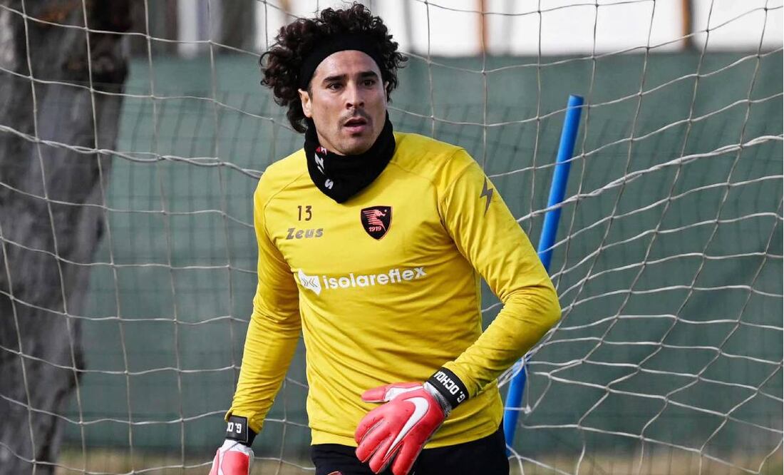 Guillermo Ochoa una vez más fue relegado en la Salernitana. Foto: Especial