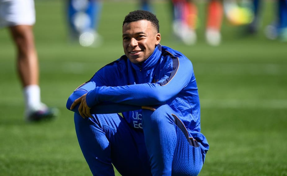 Mbappé comparte tierna foto para celebrar su tercer mundial / Foto: AP