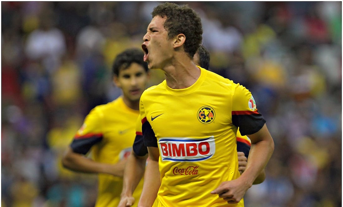 Martín Zúñiga jugando con el América - Foto: Imago7