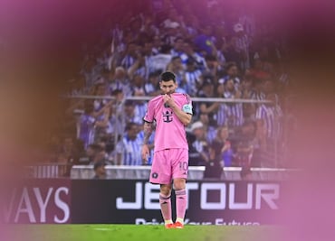 A Lionel Messi le gritan “Cristiano” en el estadio de Rayados