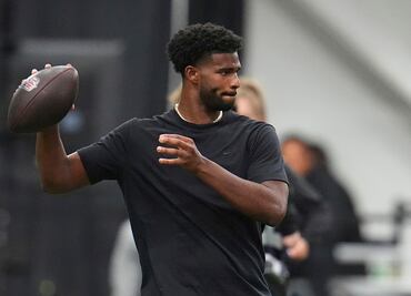 Estrellas de la NFL arremeten contra Shedeur Sanders; "Tienes que ser respetuoso", lanzan