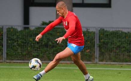 Chicharito Hernández volvió a entrenar con las Chivas tras perderse la pretemporada 