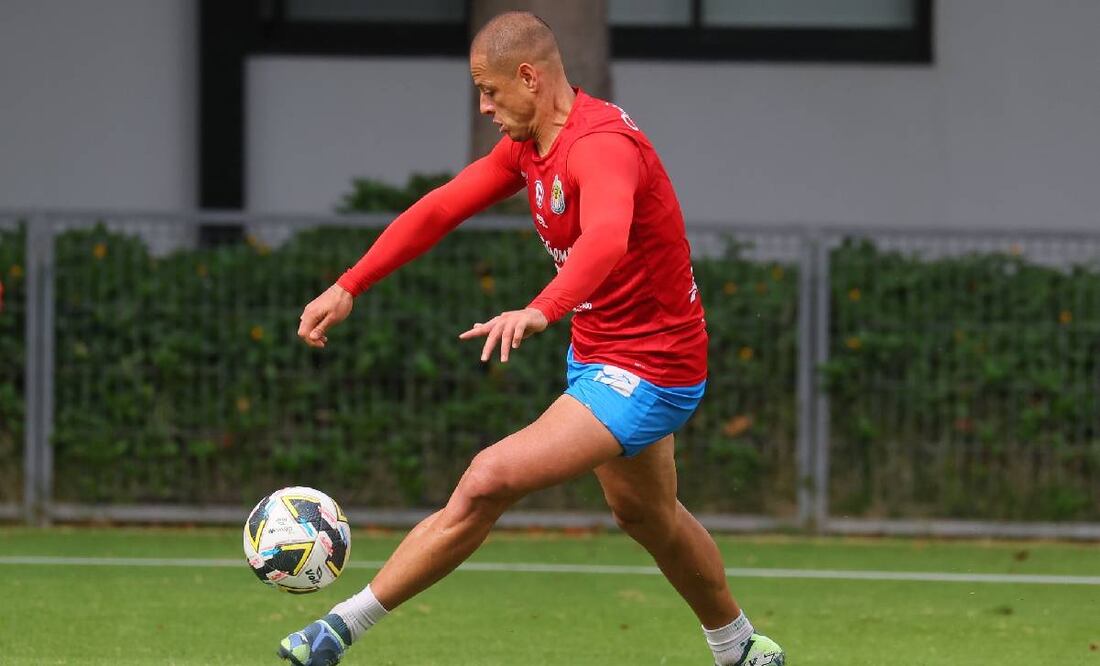 Chicharito volvió a entrenar con Chivas luego de que se perdió la pretemporada. Foto: Chivas