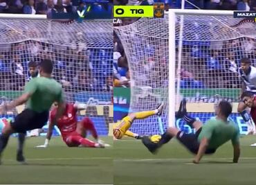 Árbitro protagoniza caída en el Puebla vs Tigres y se hizo viral en redes sociales