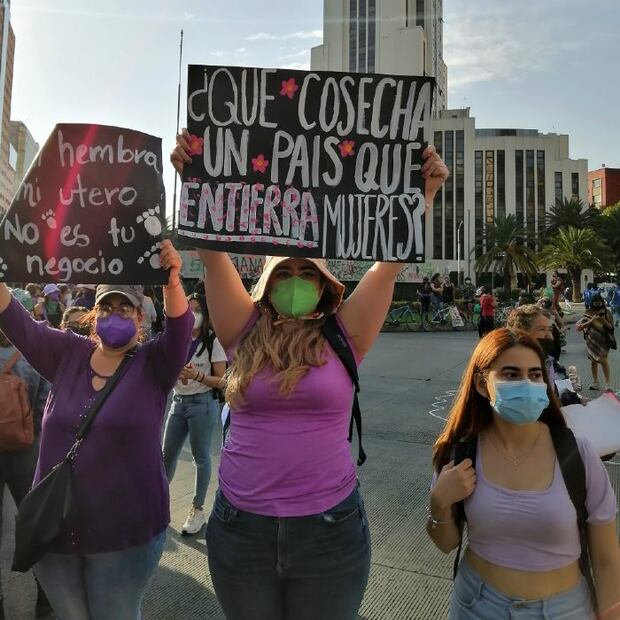 Marcha 8M: Las fotos, los mensajes y las mujeres que luchan por justicia