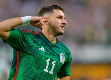 Santiago Giménez muy cerca de ser el mejor jugador del año por la CONCACAF
