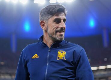 Veljko Paunovic le manda indirecta a Martín Anselmi