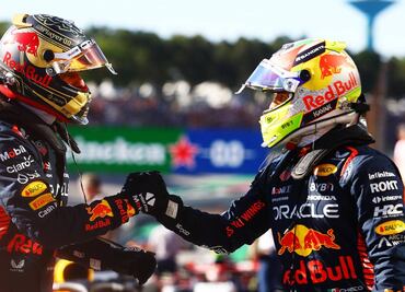 Christian Horner se rinde en elogios para Checo Pérez: 'Siempre se las arregla para levantarse'