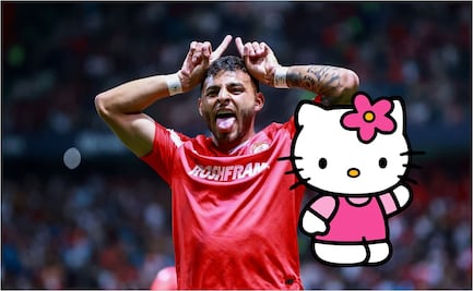 VIDEO: Fans del Toluca se burla de Pumas con peluches de 'Hello Kitty'