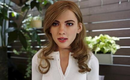 Un año de su vida y 50 mil dólares para crear un robot de Scarlett Johansson